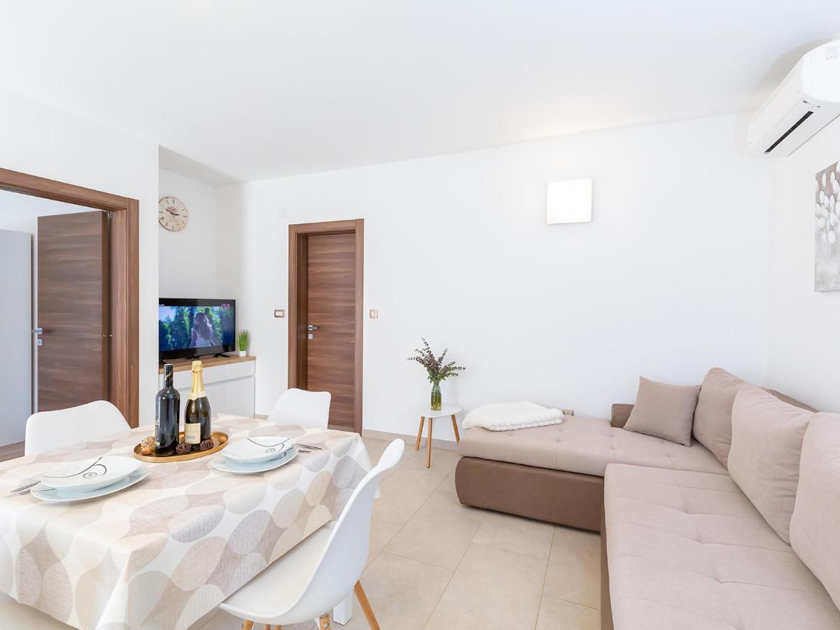 Villa Gioia Apartment With Terrace Poreč Extérieur photo